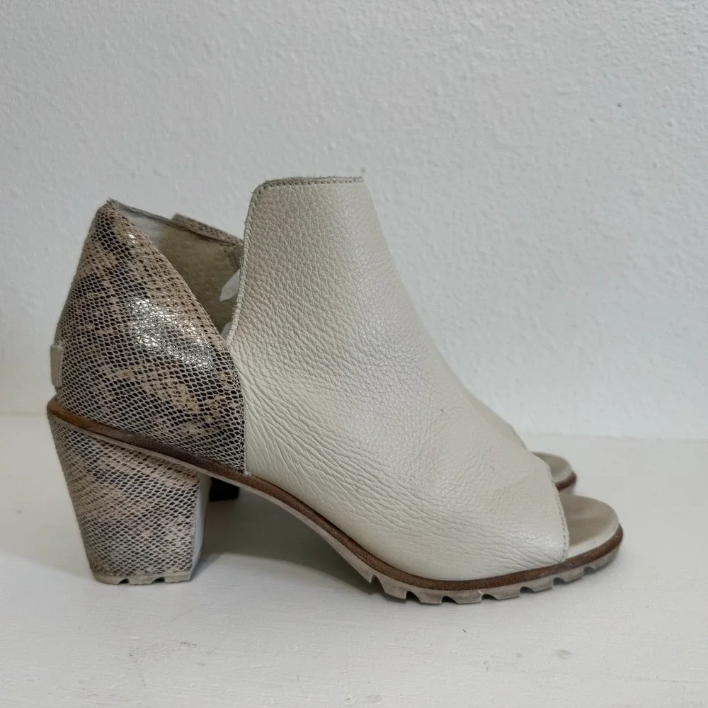 Sorel Nadia Beige‎ & Snakeskin Leather Peep Toe Ankle Booties Womens Size 9